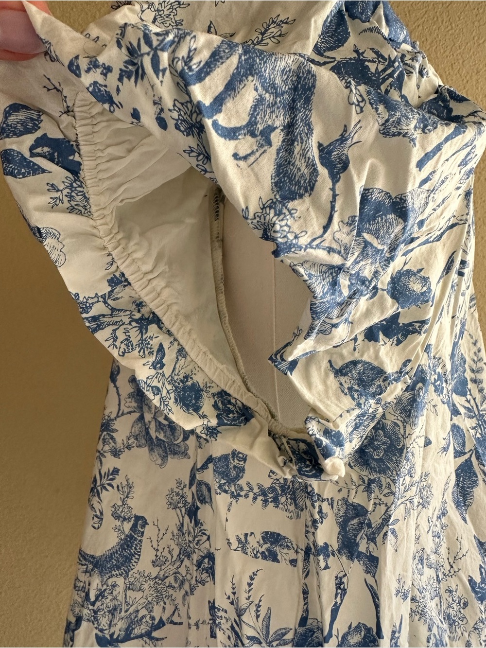 entro Blue & White Toile Puff Sleeve Blouse - Picture 8 of 10